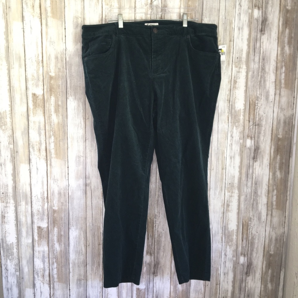Ava & Viv Green Corduroy Straight Leg Pants - Picture 2 of 6
